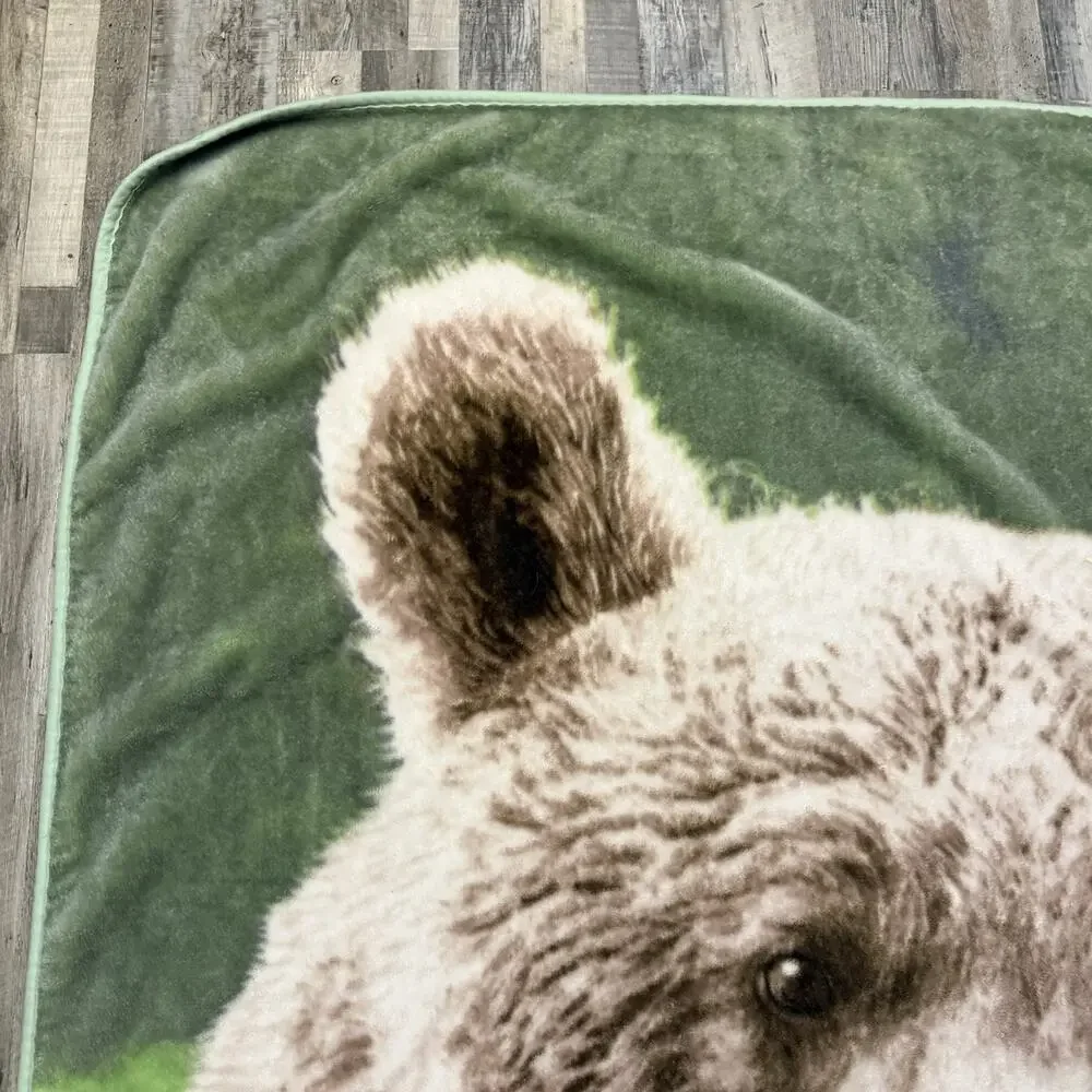 Shavel Bear Design Scent of Spring Northwest Polyester Plush Throw Blanket 78x61
